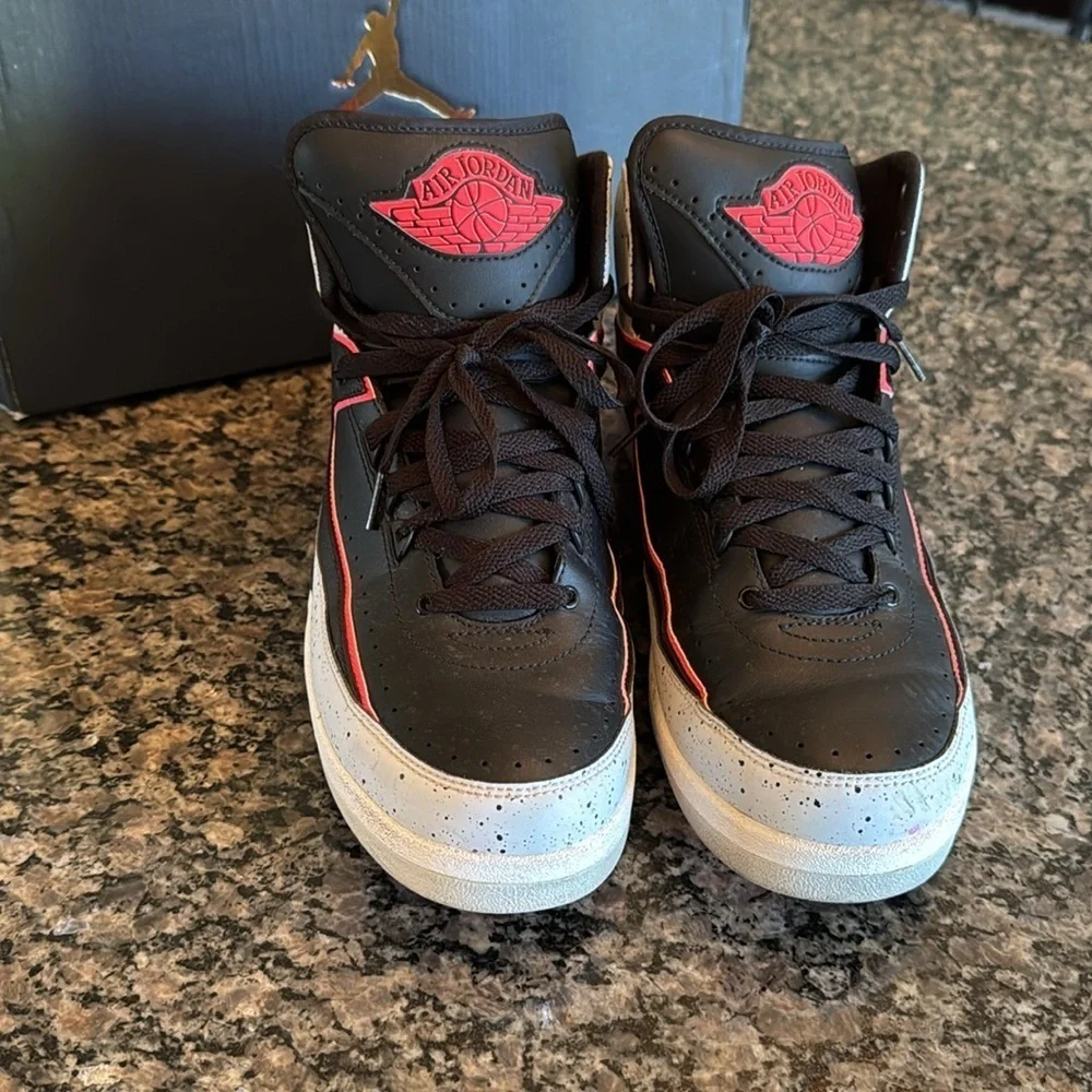 Nike Air Jordan 2 Retro Black and Red High-Top Sneakers EUC 10.5